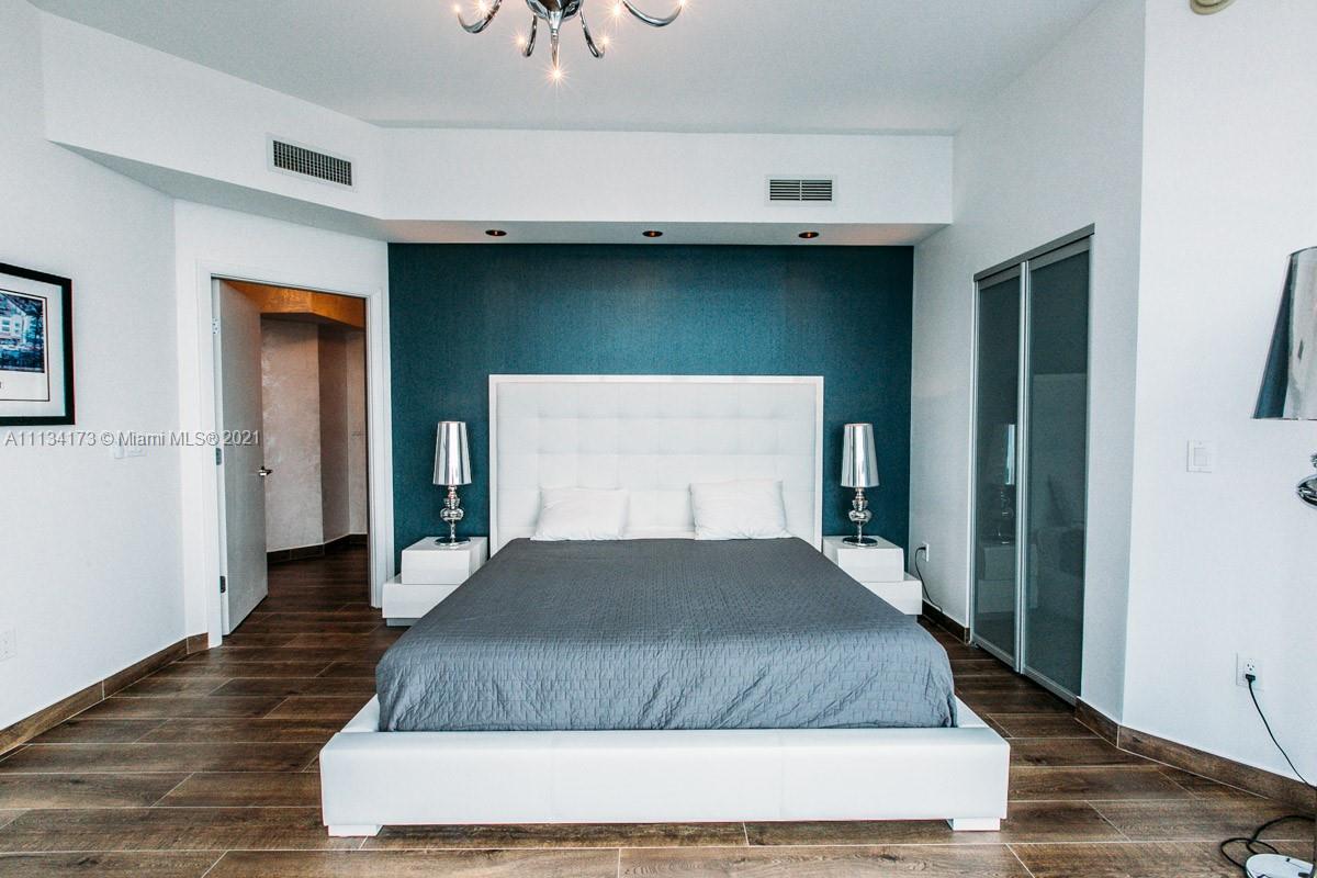 PARAMOUNT BAY CONDO - Residential Lease