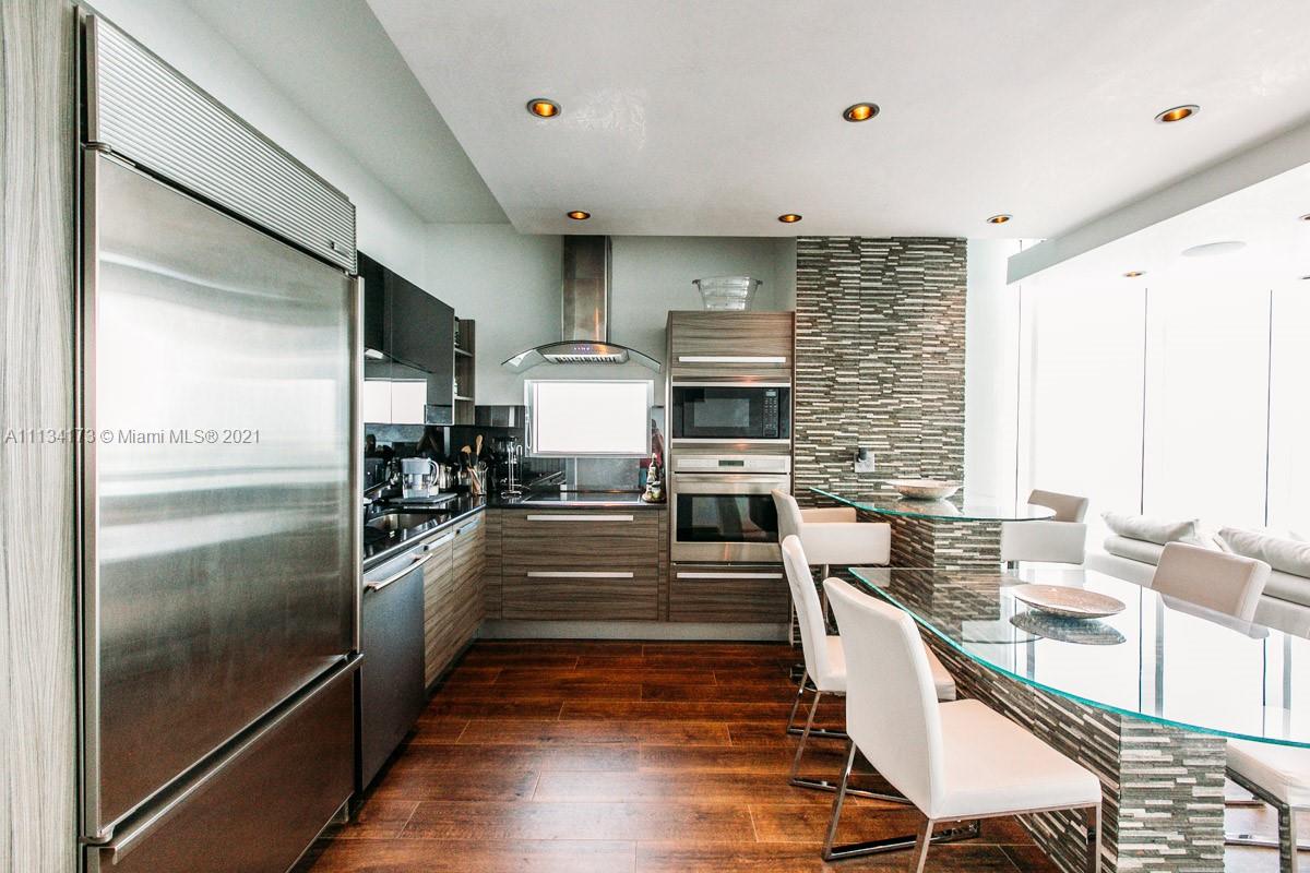 PARAMOUNT BAY CONDO - Residential Lease
