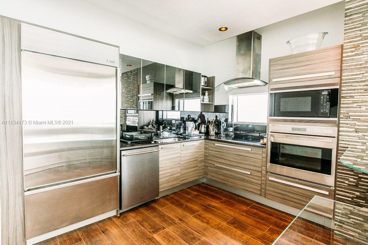 PARAMOUNT BAY CONDO - Residential Lease