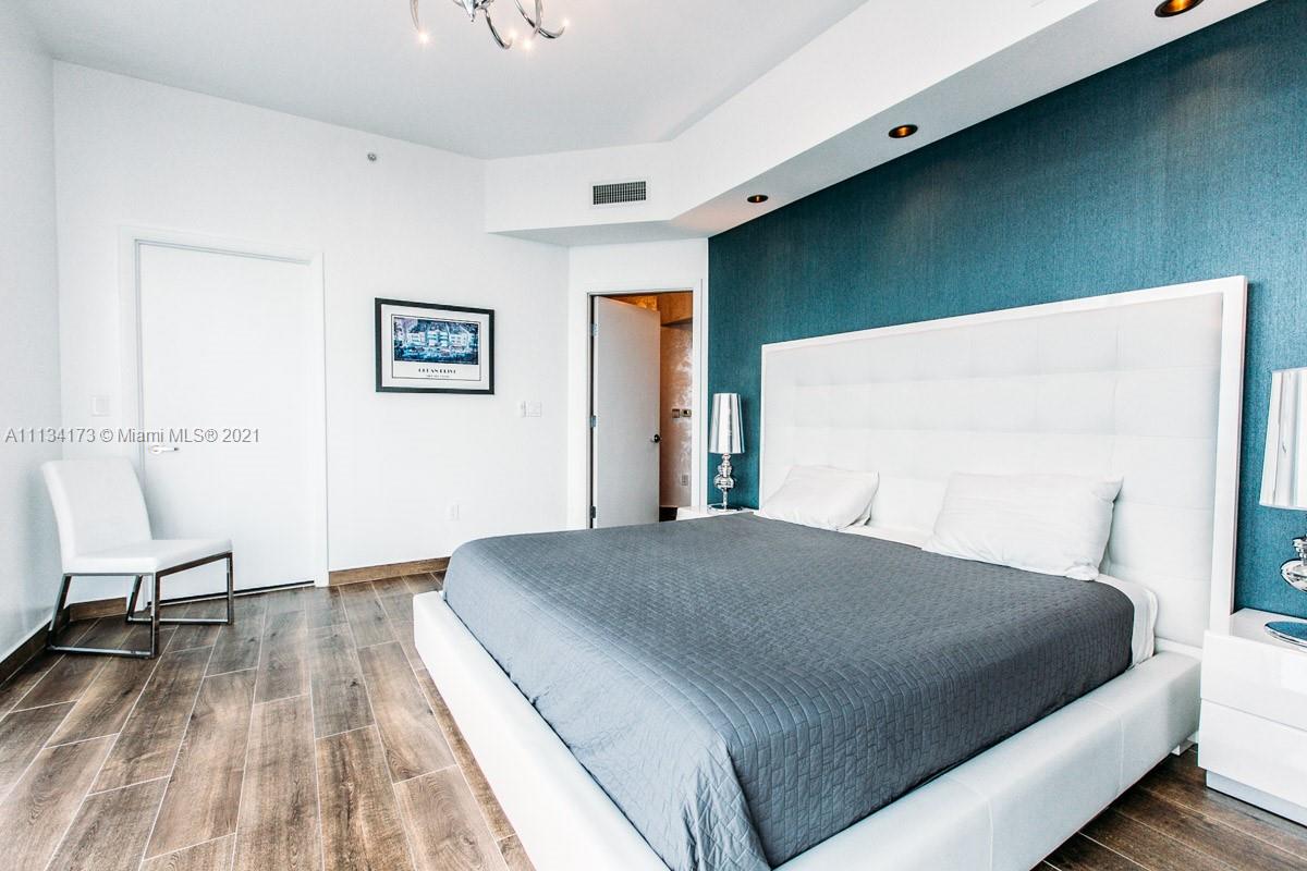 PARAMOUNT BAY CONDO - Residential Lease