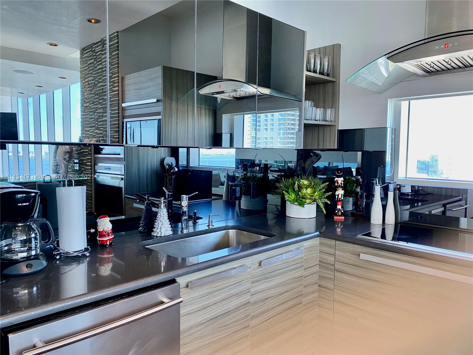 PARAMOUNT BAY CONDO - Residential Lease