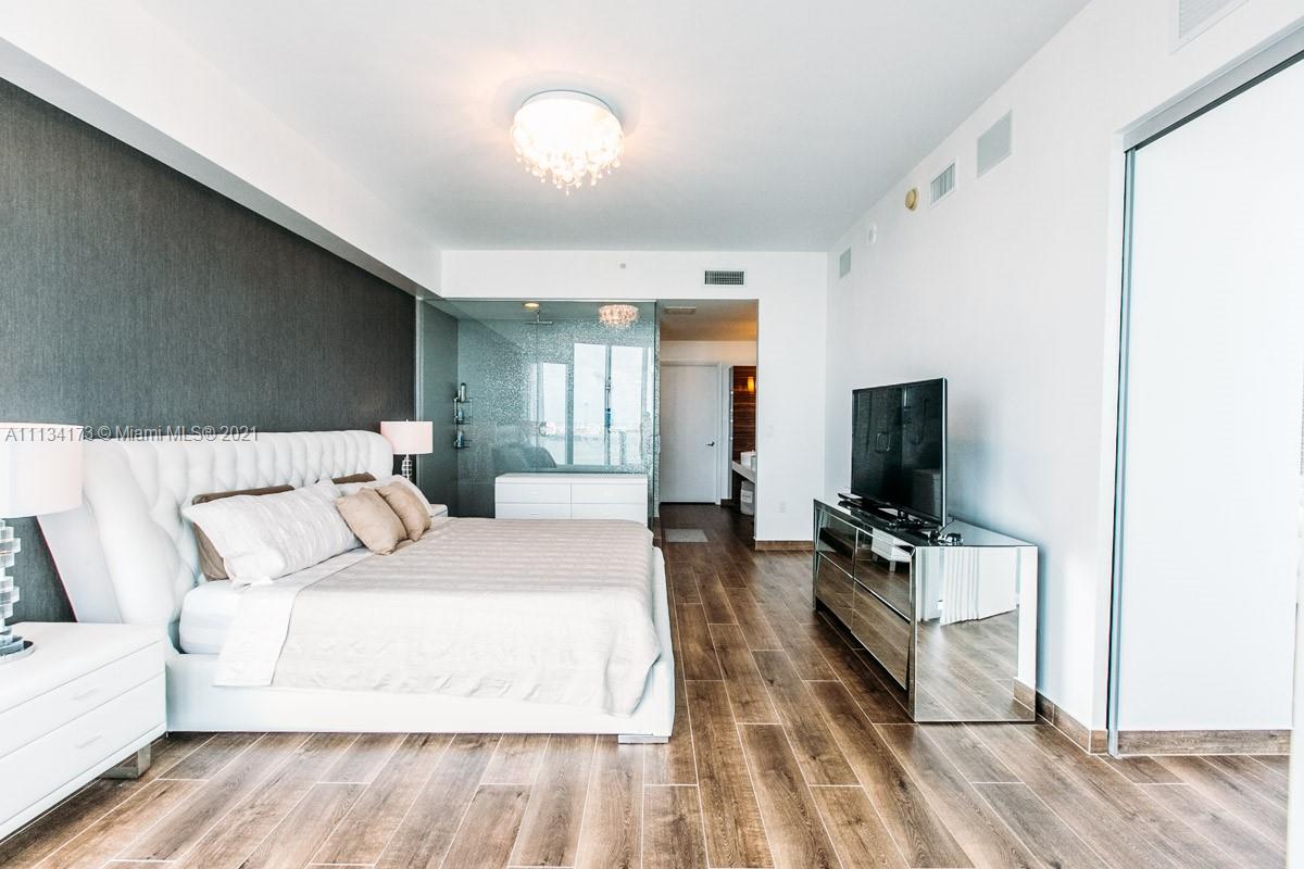 PARAMOUNT BAY CONDO - Residential Lease