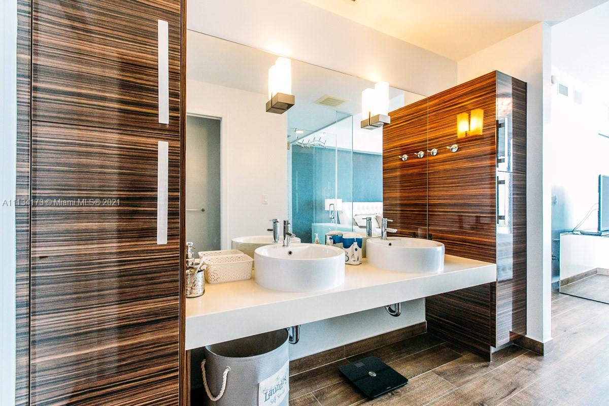 PARAMOUNT BAY CONDO - Residential Lease