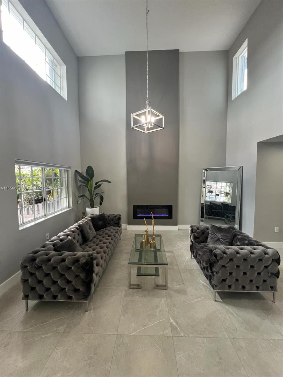 PELICANS POINT A T MILLER - Residential
