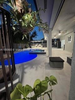 PELICANS POINT A T MILLER - Residential