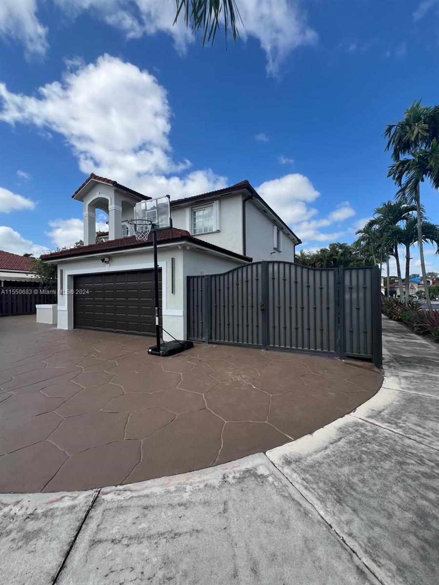 PELICANS POINT A T MILLER - Residential