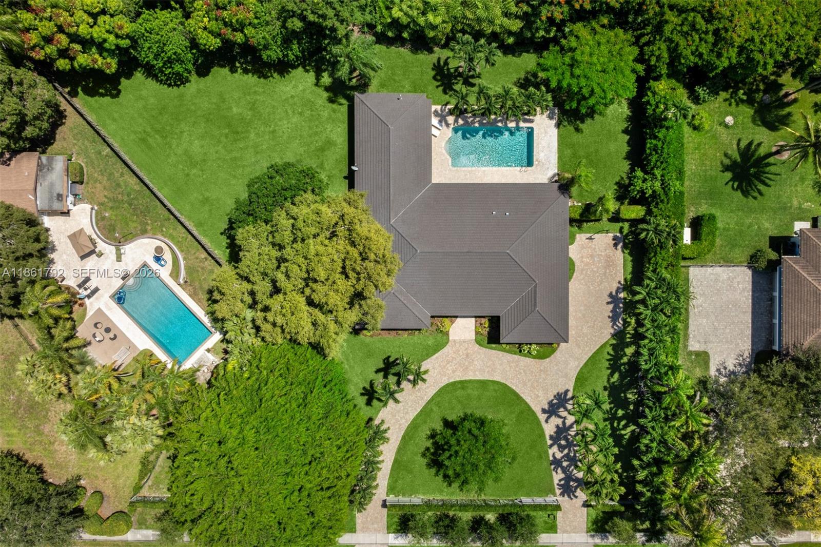 TOWN & RANCH ESTS - Residential