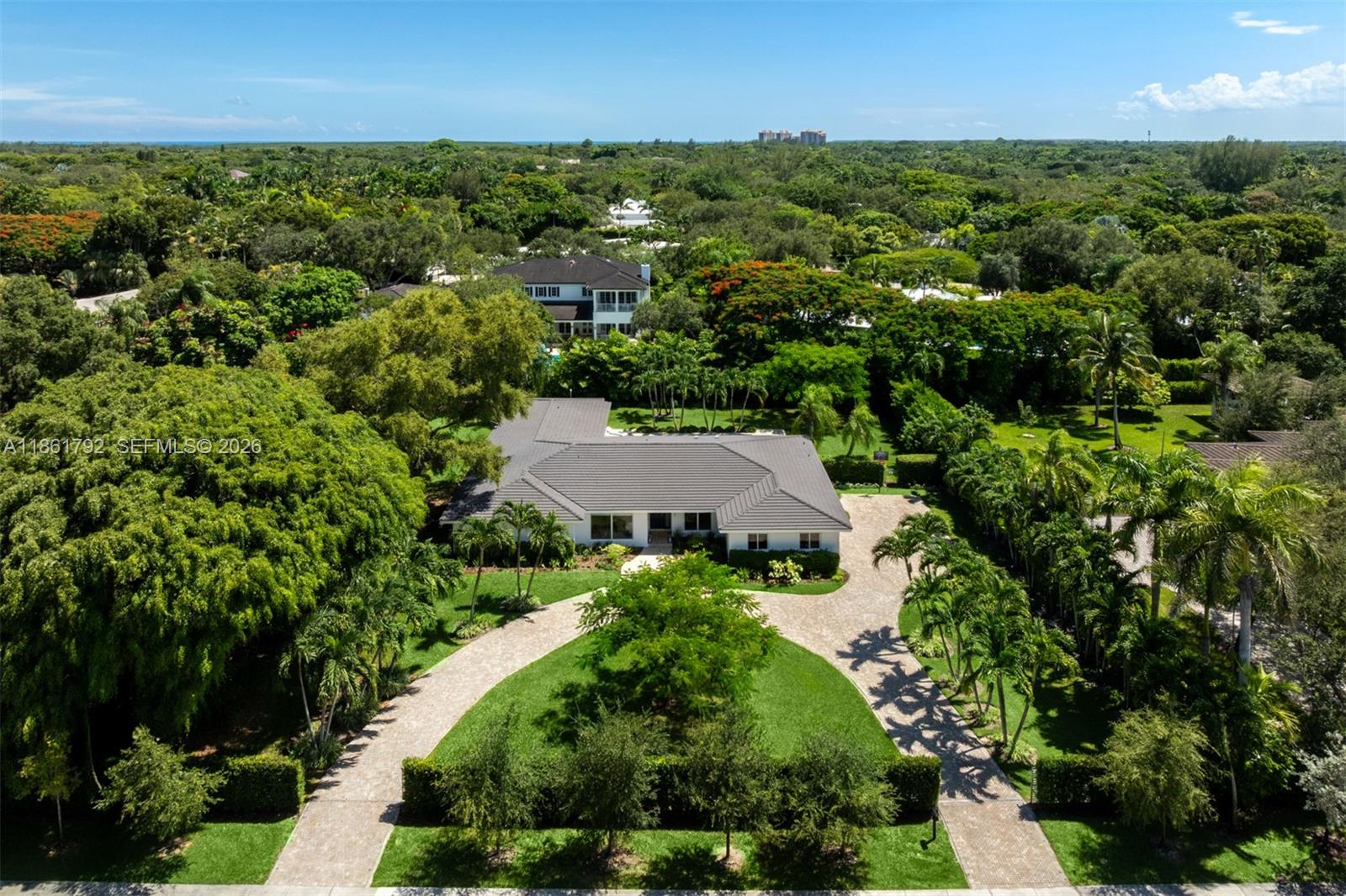 TOWN & RANCH ESTS - Residential