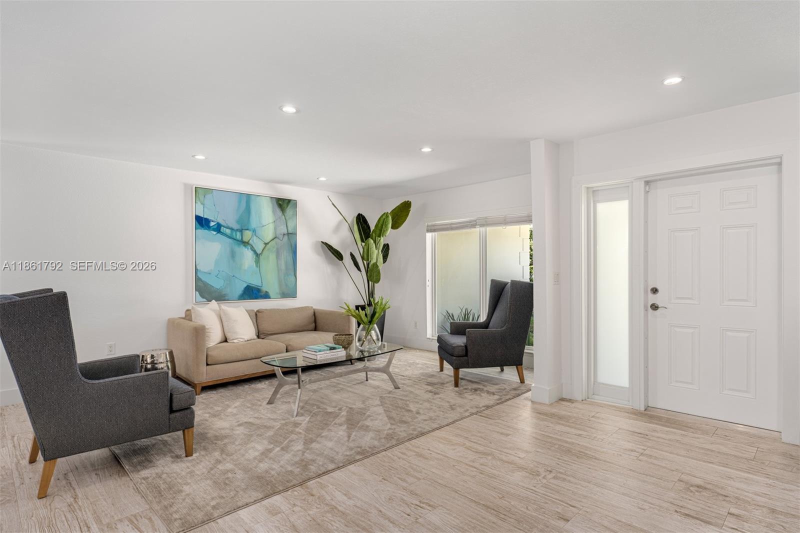 TOWN & RANCH ESTS - Residential