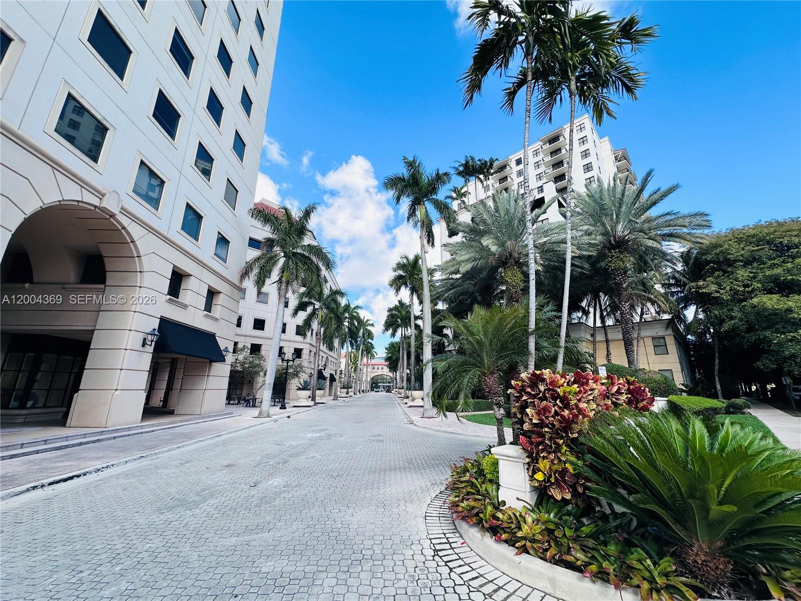 PUERTA DE PALMAS CONDO - Residential