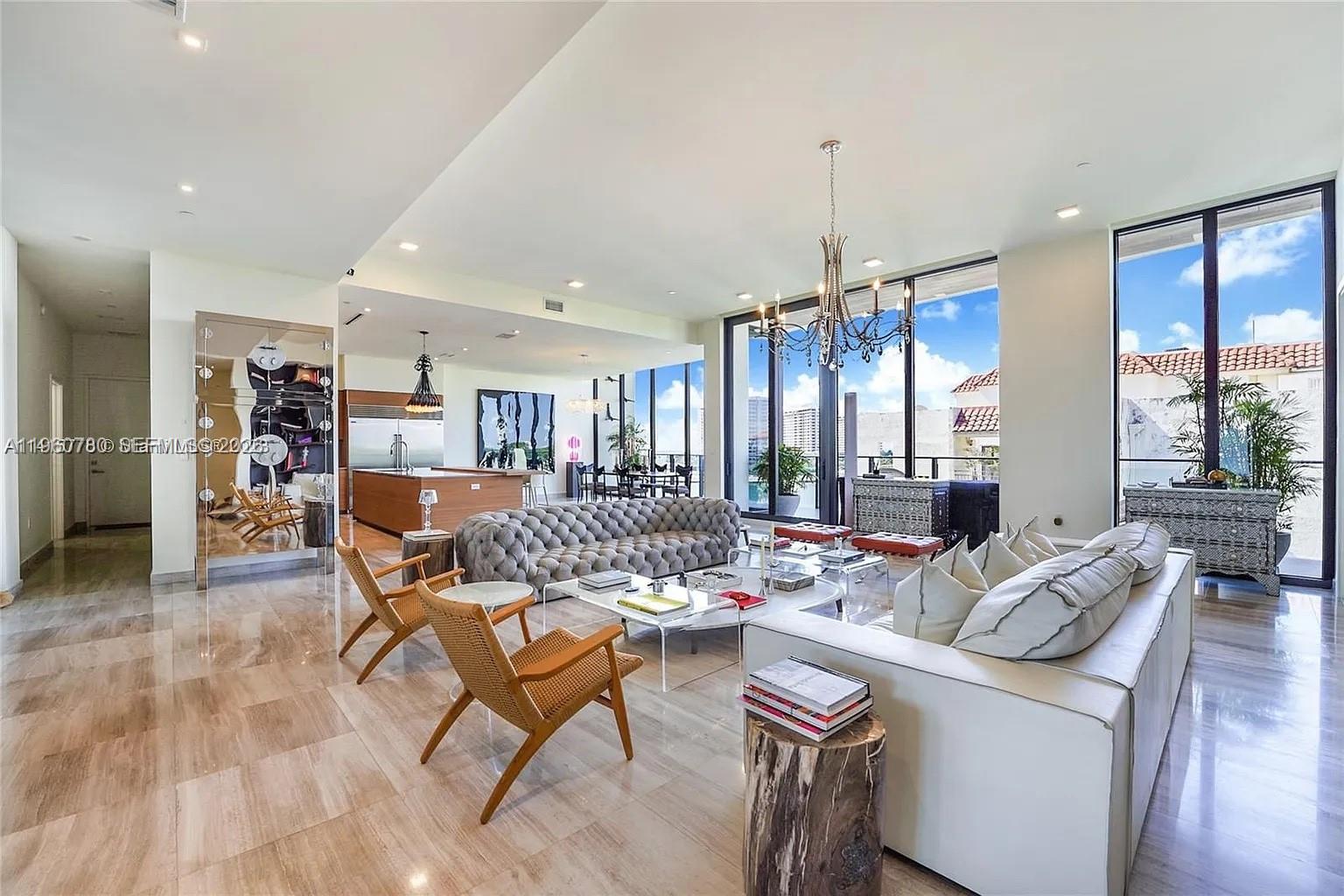 BRICKELLS FLAGLER - Residential