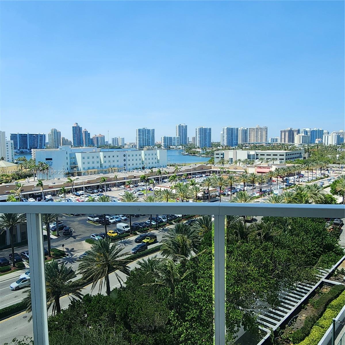 TRUMP INTERNATIONAL SONES - Residential