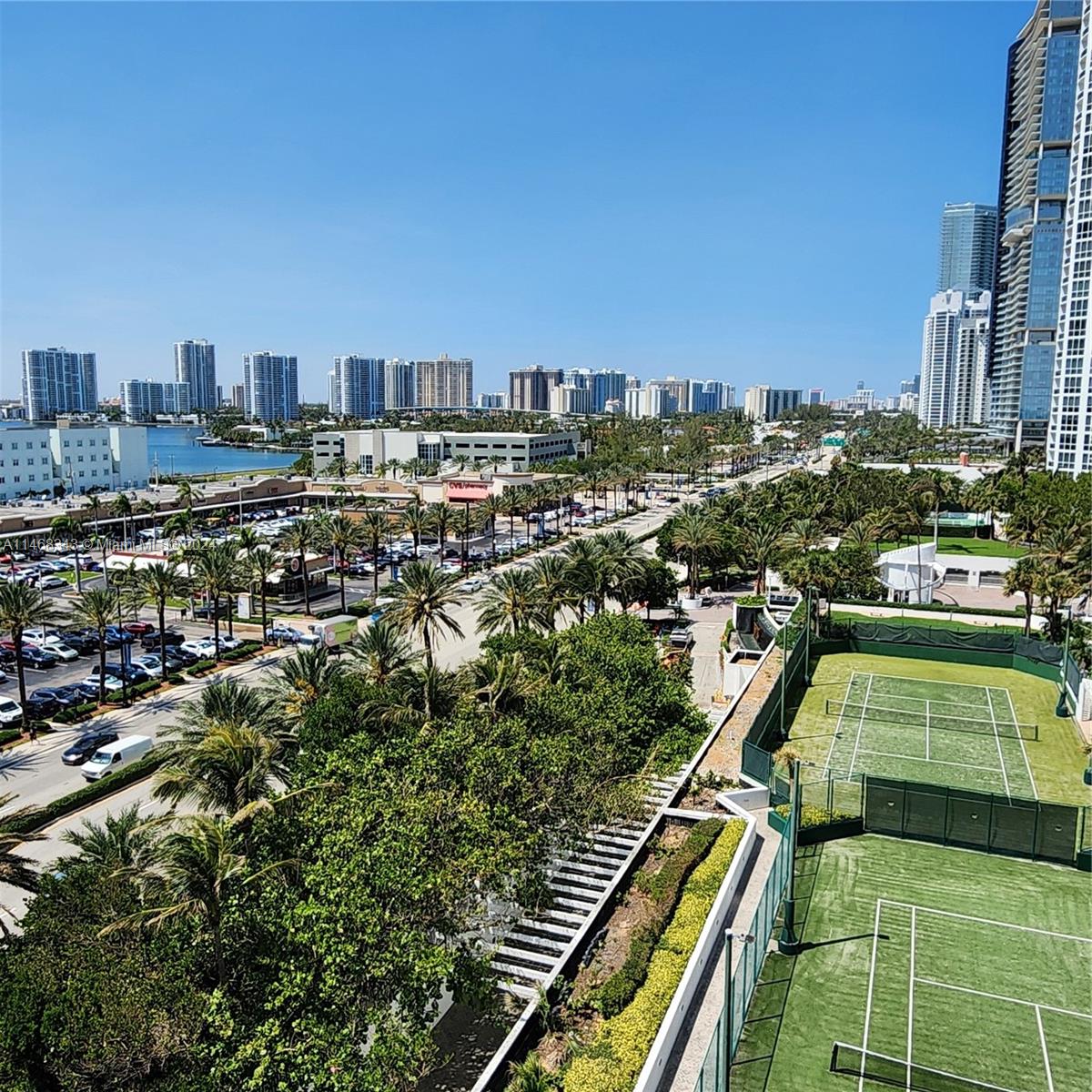 TRUMP INTERNATIONAL SONES - Residential