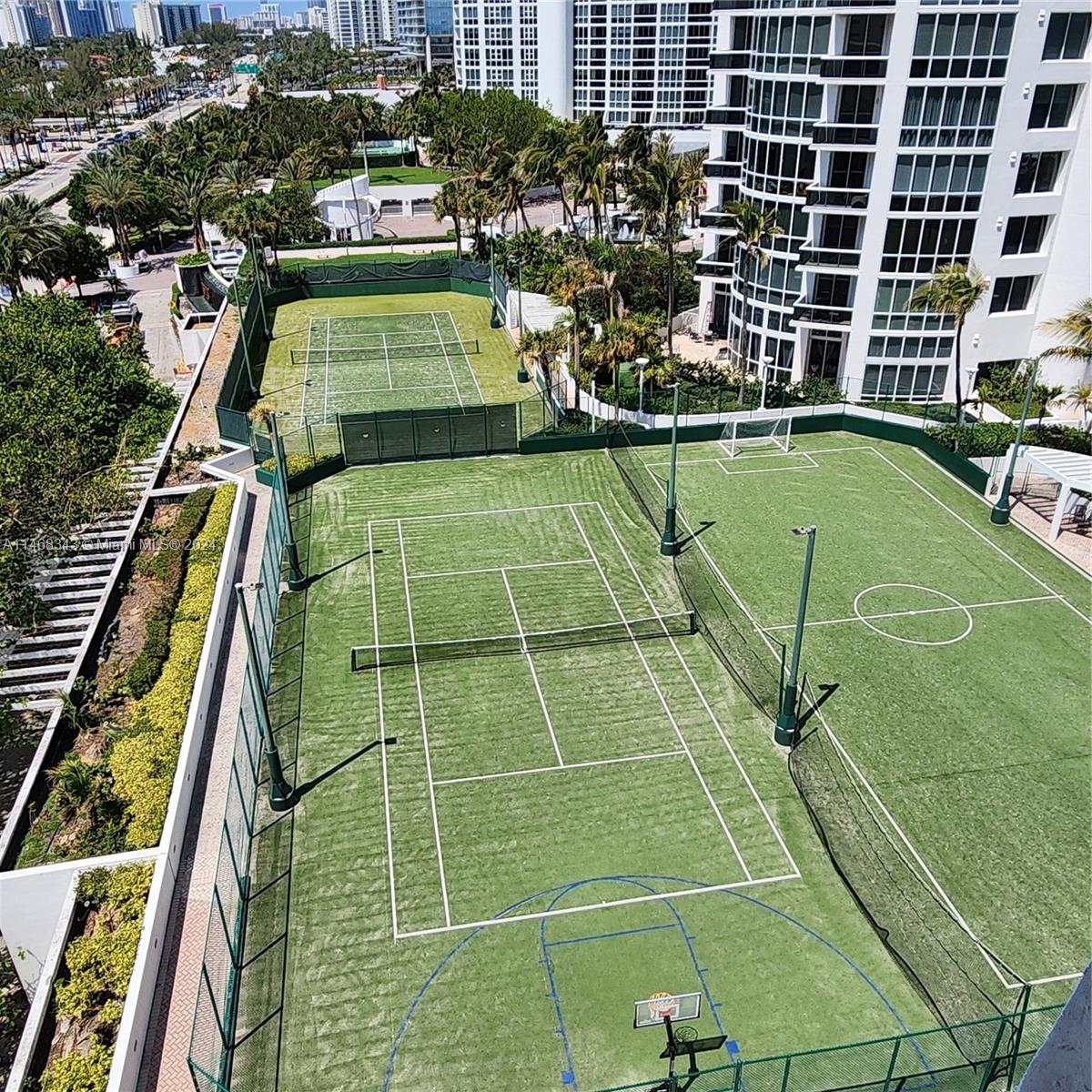 TRUMP INTERNATIONAL SONES - Residential