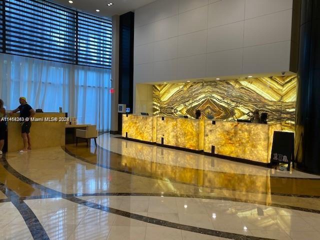 TRUMP INTERNATIONAL SONES - Residential