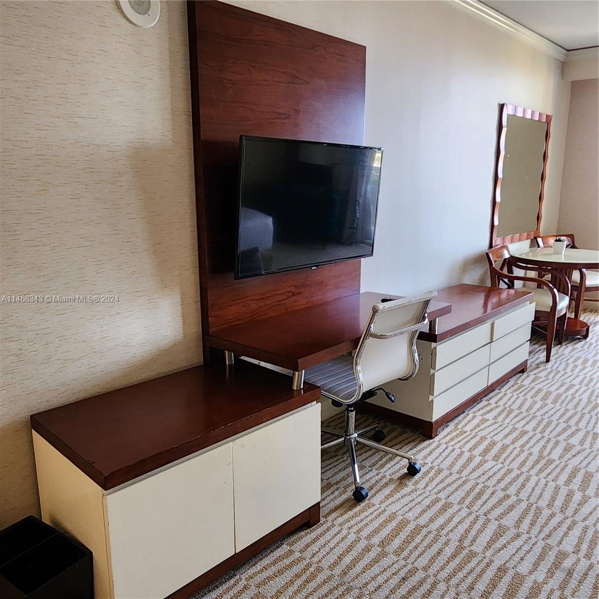 TRUMP INTERNATIONAL SONES - Residential