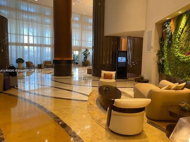 TRUMP INTERNATIONAL SONES - Residential
