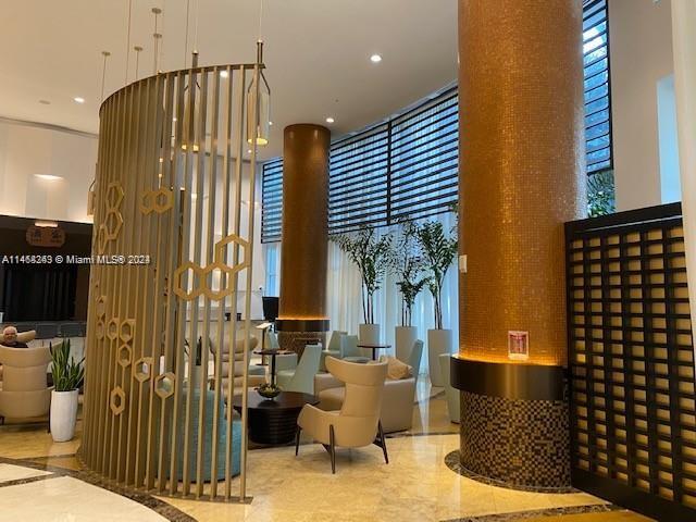 TRUMP INTERNATIONAL SONES - Residential