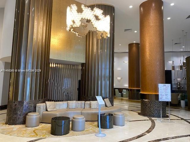 TRUMP INTERNATIONAL SONES - Residential