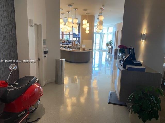 TRUMP INTERNATIONAL SONES - Residential