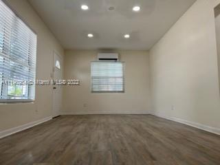 LAUDERDALE - Residential Lease