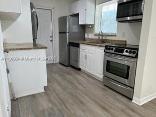 LAUDERDALE - Residential Lease