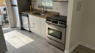 LAUDERDALE - Residential Lease