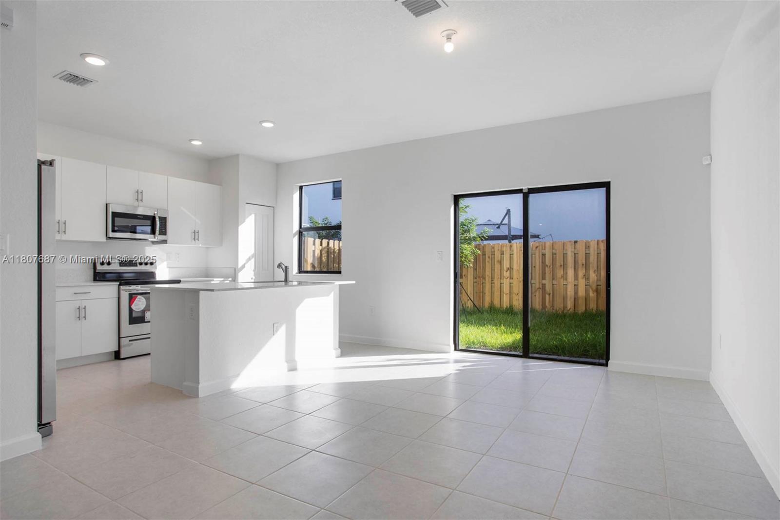PINE ISLE - Residential Lease