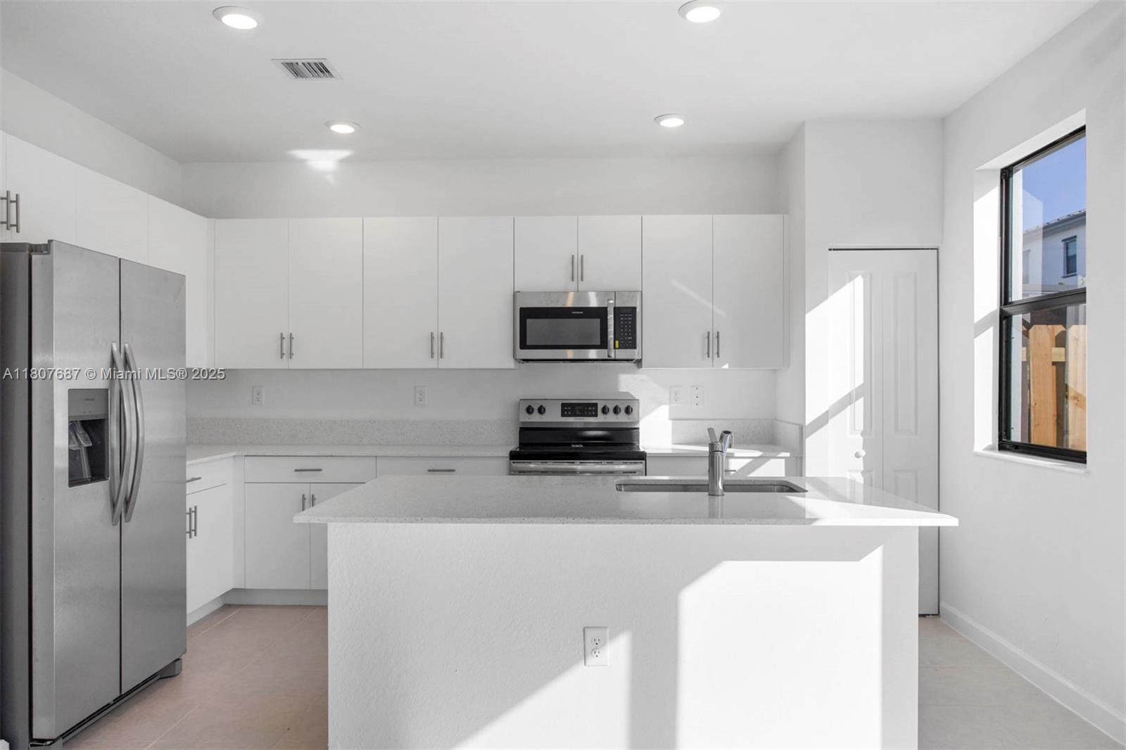 PINE ISLE - Residential Lease