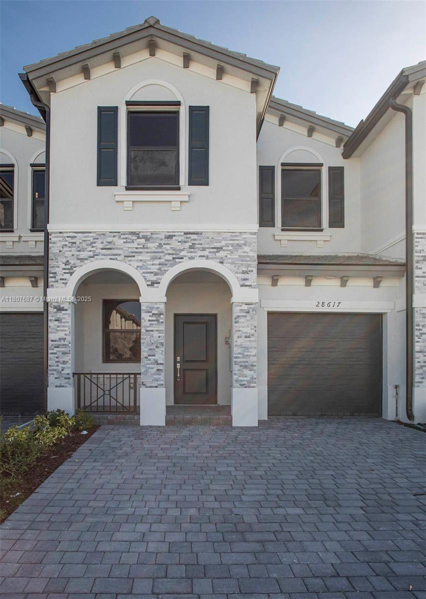 PINE ISLE - Residential Lease