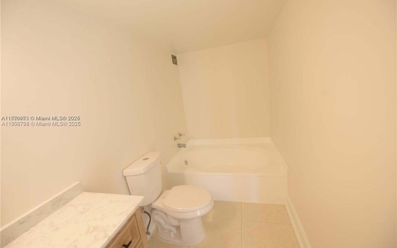 200 LESLIE CONDO - Residential