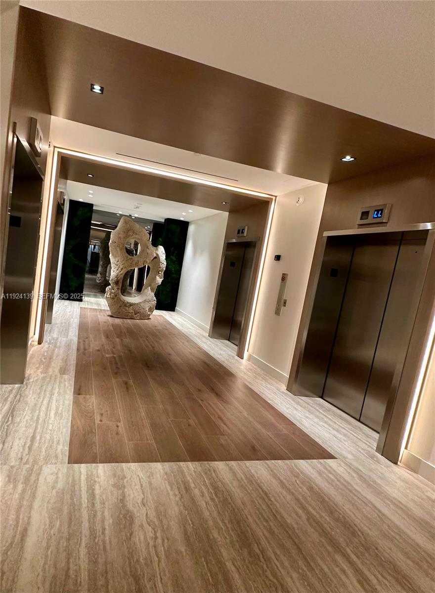 RONEY PALACE CONDO - Residential