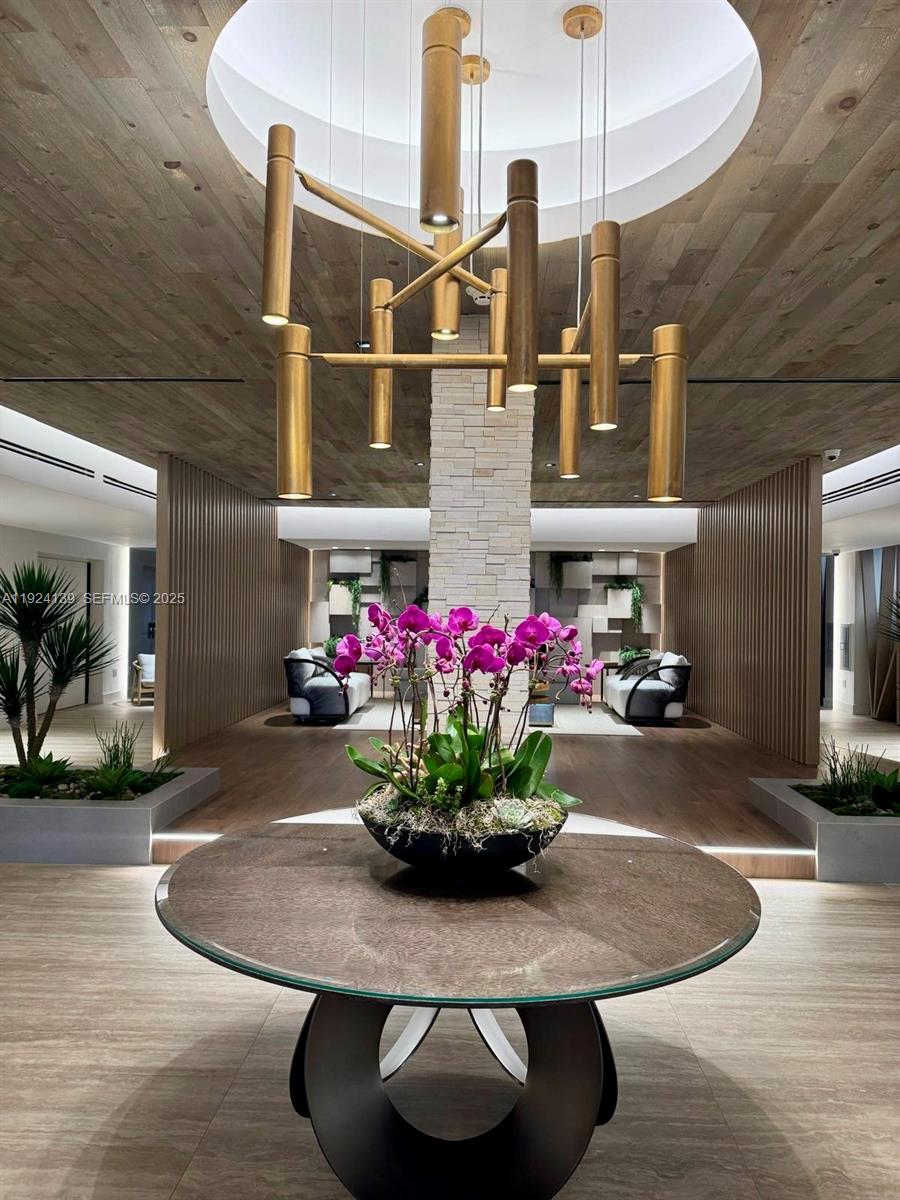 RONEY PALACE CONDO - Residential