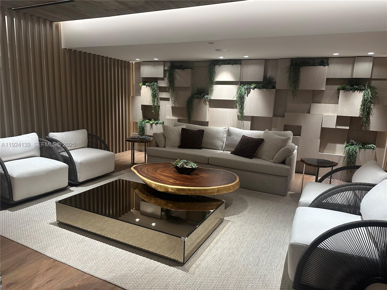 RONEY PALACE CONDO - Residential