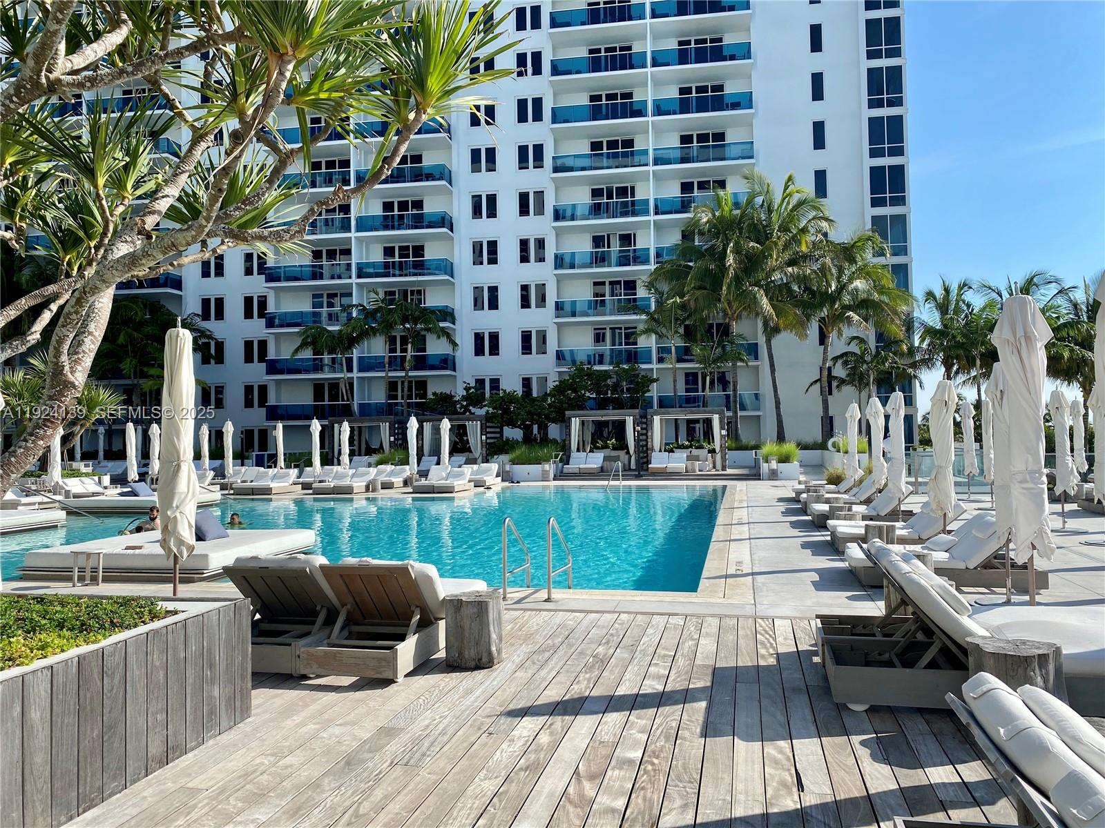 RONEY PALACE CONDO - Residential