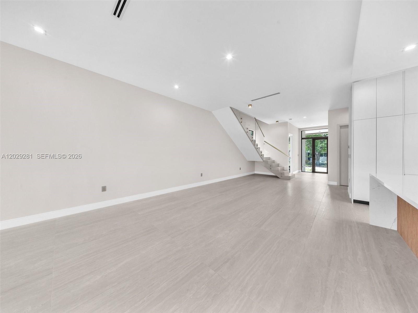 HOLLYWOOD - Residential