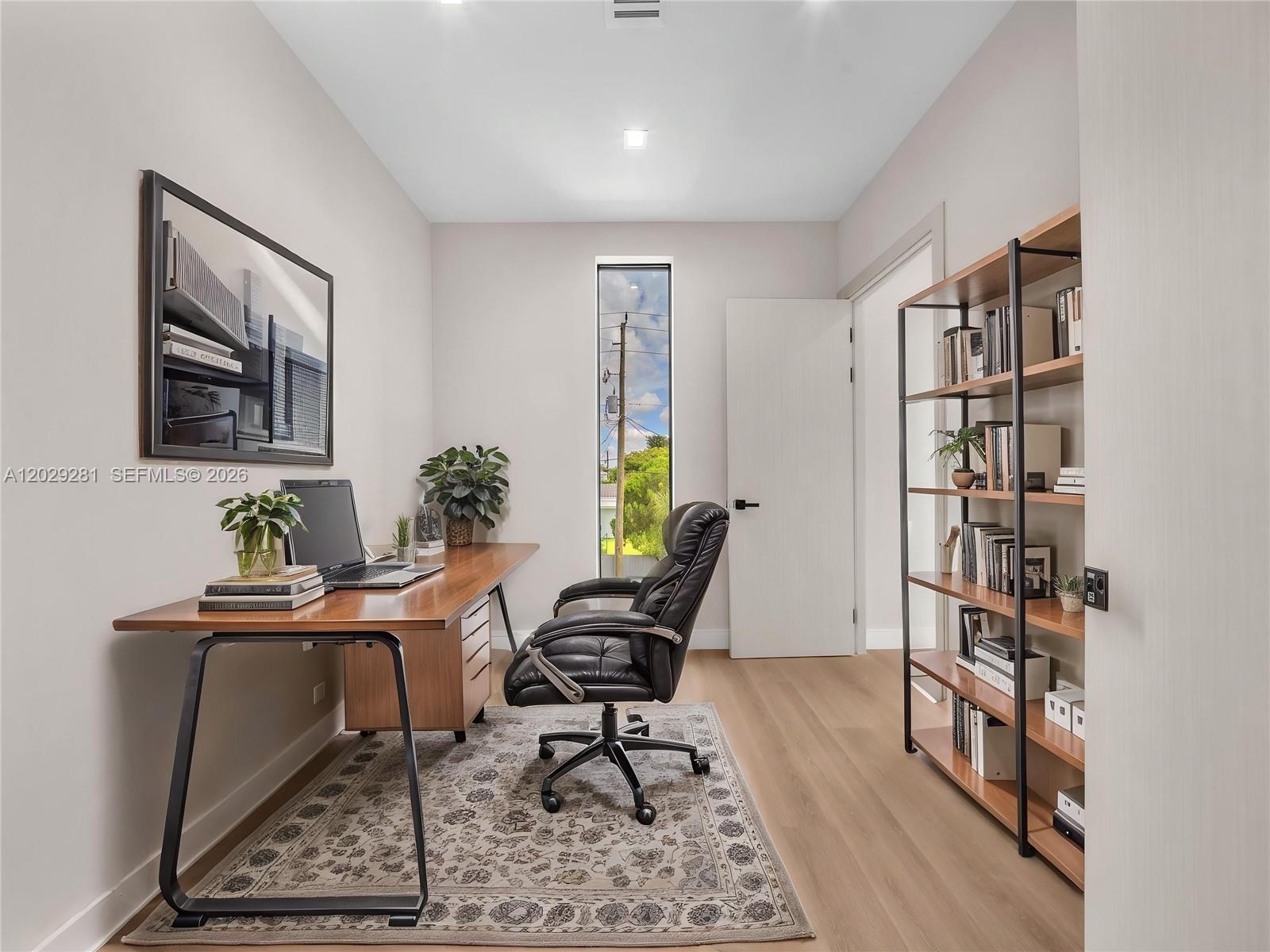 HOLLYWOOD - Residential