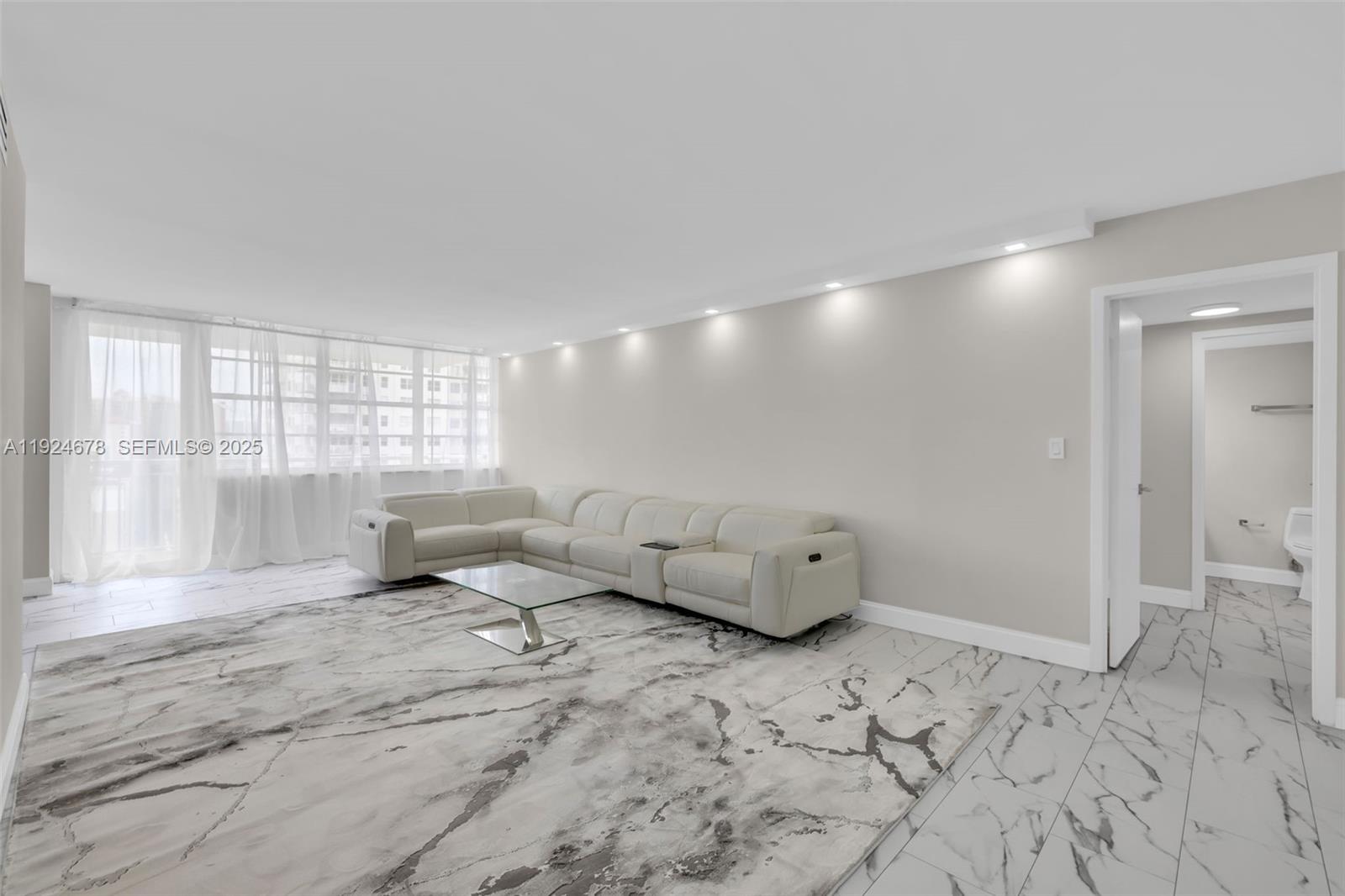 WINSTON TOWERS 200 - Residential