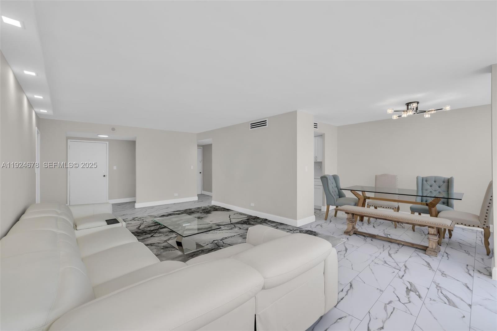 WINSTON TOWERS 200 - Residential