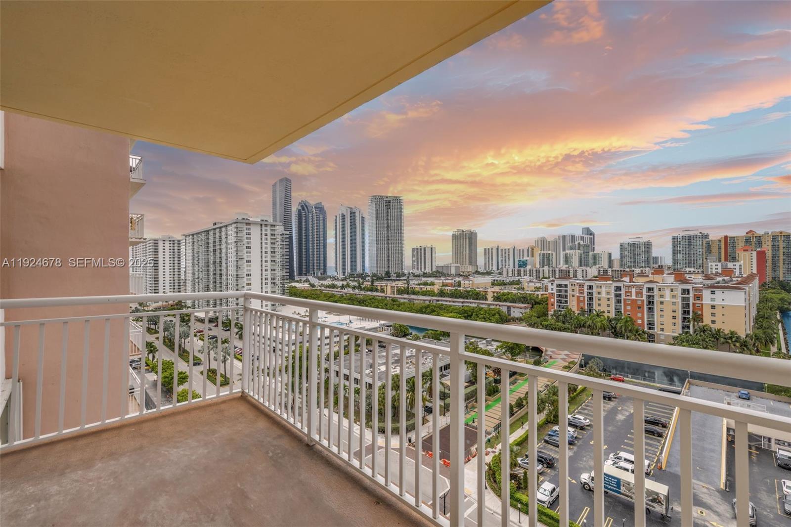 WINSTON TOWERS 200 - Residential