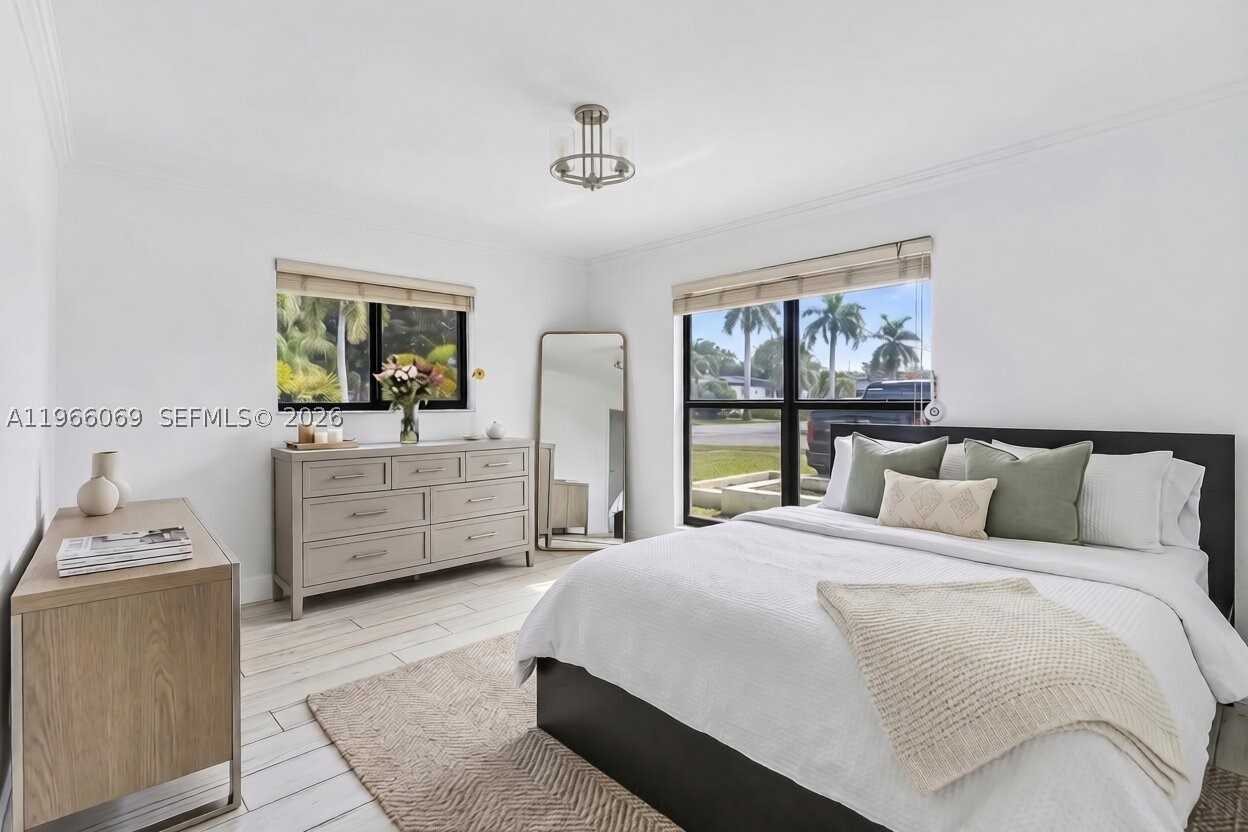 HOLLYWOOD HILLS SECOND AD - Residential