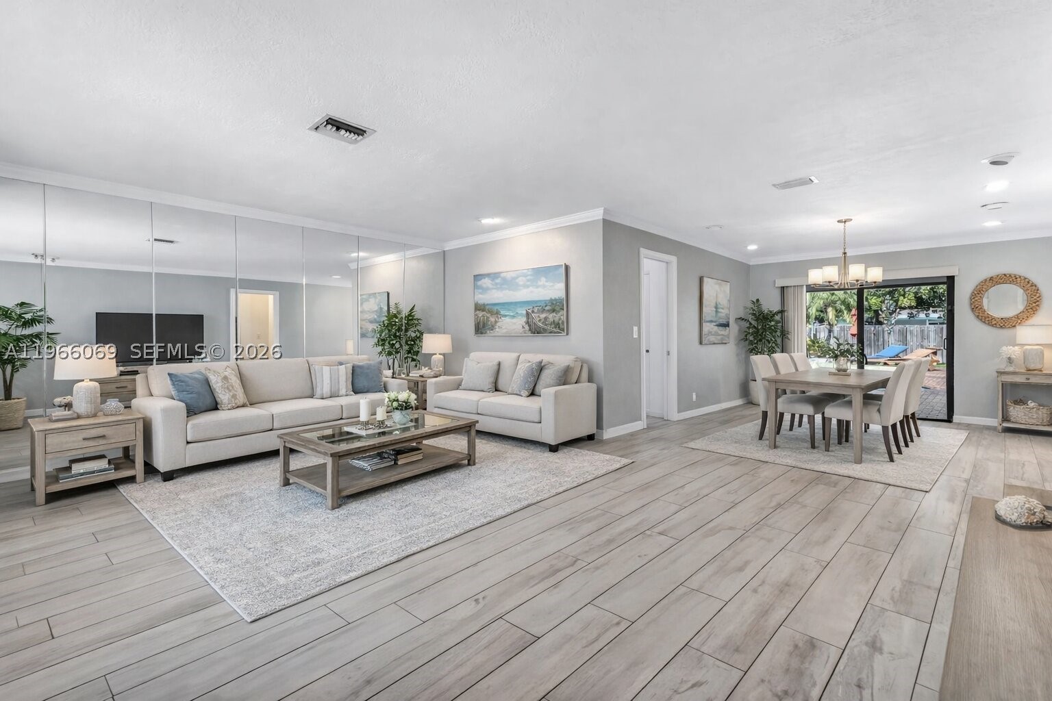HOLLYWOOD HILLS SECOND AD - Residential