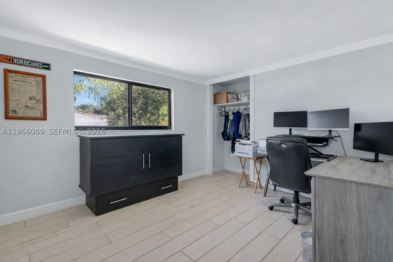 HOLLYWOOD HILLS SECOND AD - Residential