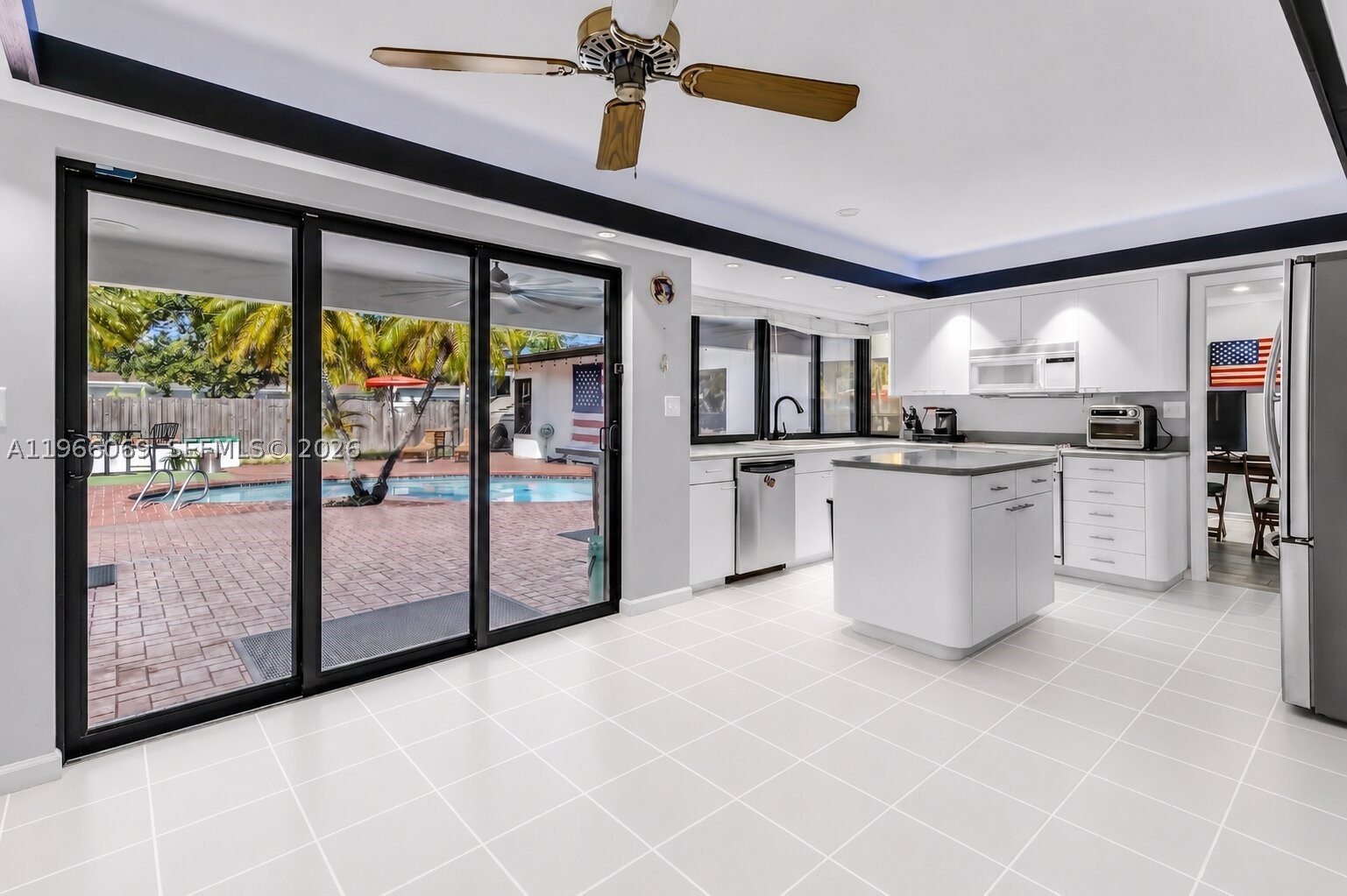 HOLLYWOOD HILLS SECOND AD - Residential
