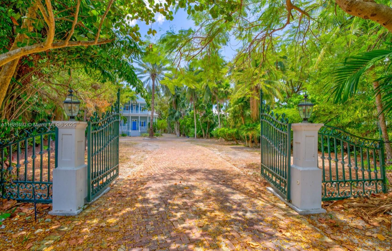 MATE OCEAN BAY SUBD SEC 1 - Residential