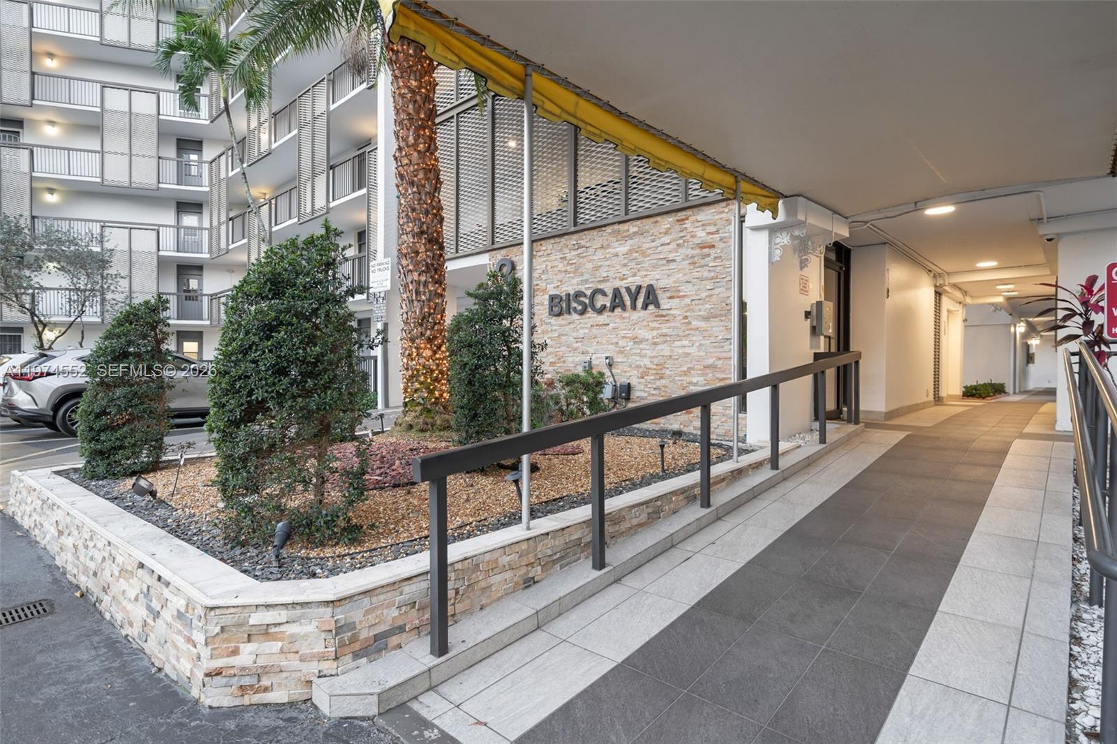 BISCAYA III CONDO - Land