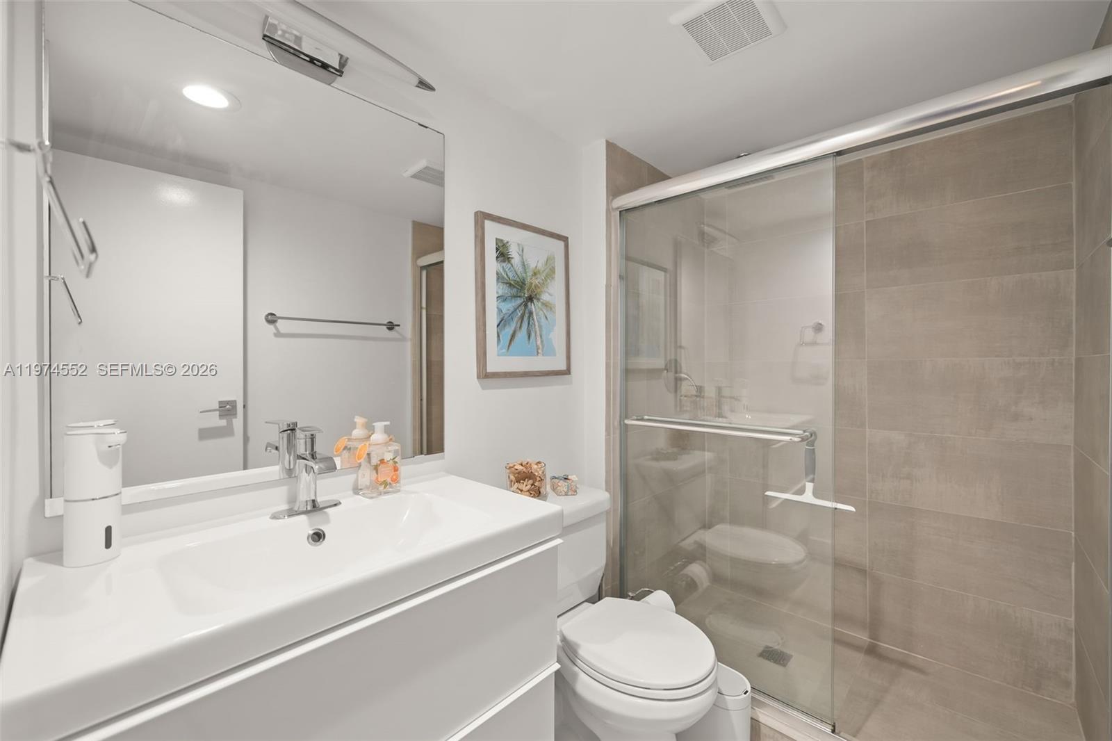BISCAYA III CONDO - Land