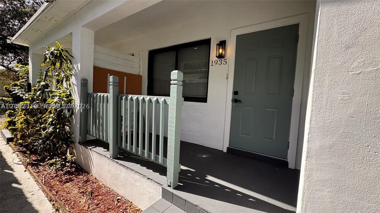 HOLLYWOOD - Residential Lease
