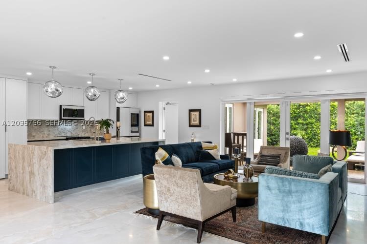 BAY HEIGHTS - Residential
