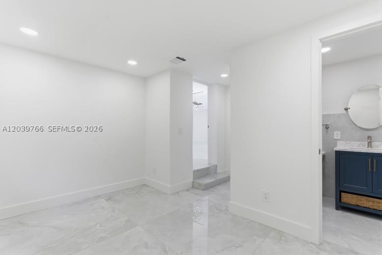 BAY HEIGHTS - Residential